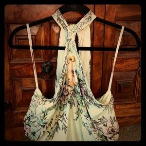 💥🎈𝐅𝐫𝐞𝐞 People halter top with elastic waist